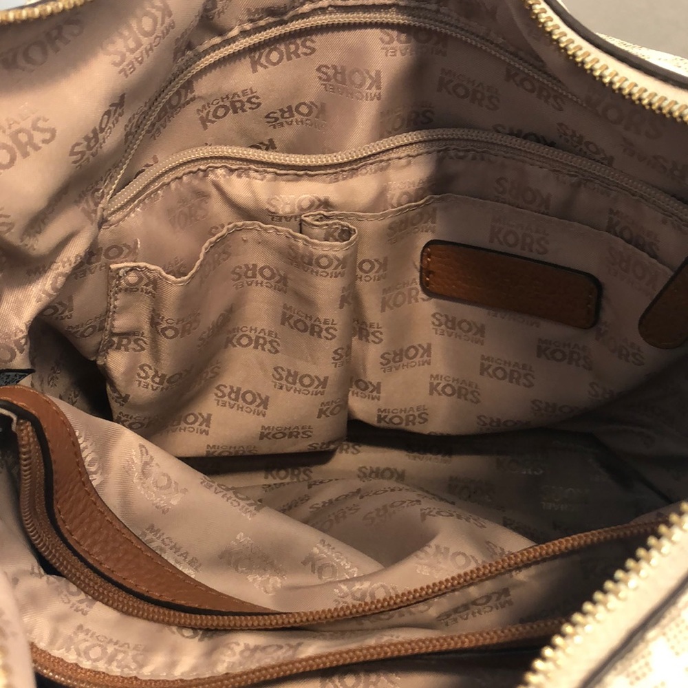 🚫SOLD on Ⓜ️ercari🚫Authentic Michael Kors Purse - Picture 5 of 16